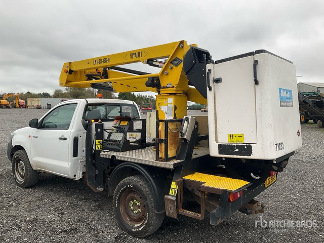 2018 Toyota Hilux 2018 Versalift LAT-38-135-H on 2018 Toyota Hilux 4x4 Bucket Truck Bucket Truck - Camion avec nacelle: photos 5 2018 Toyota Hilux 2018 Versalift LAT-38-135-H on 2018 Toyota Hilux 4x4 Bucket Truck Bucket Truck - Camion avec nacelle: photos 5