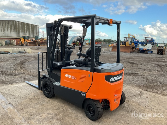 2023 Doosan B25X-7 PLUS 2500 kg Electric Forklift - Chariot élévateur électrique: photos 3 2023 Doosan B25X-7 PLUS 2500 kg Electric Forklift - Chariot élévateur électrique: photos 3