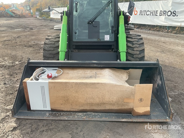 Kovaco Elise 900 Skid Steer Loader - Mini chargeuse: photos 5 Kovaco Elise 900 Skid Steer Loader - Mini chargeuse: photos 5