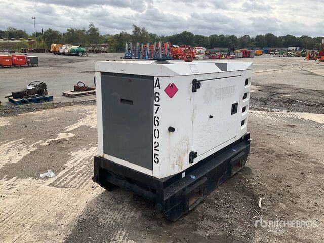 Sdmo R22 Generator Set - Groupe électrogène: photos 5 Sdmo R22 Generator Set - Groupe électrogène: photos 5