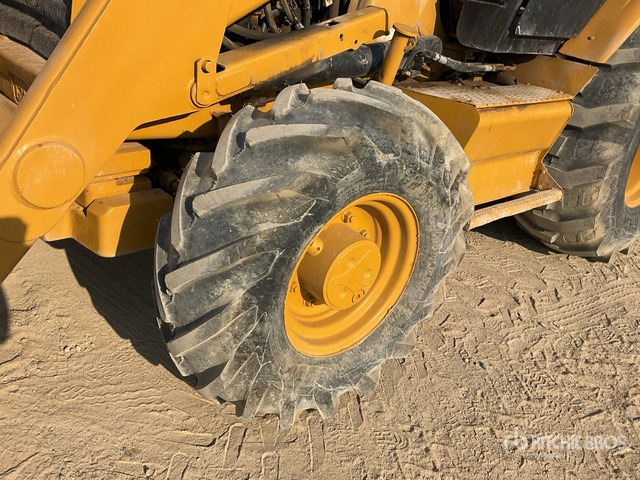 2000 Cat 426C 4x4 Backhoe Loader - Tractopelle: photos 4 2000 Cat 426C 4x4 Backhoe Loader - Tractopelle: photos 4