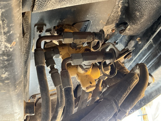 2004 Cat 966G Series II - Chargeuse sur pneus: photos 5 2004 Cat 966G Series II - Chargeuse sur pneus: photos 5