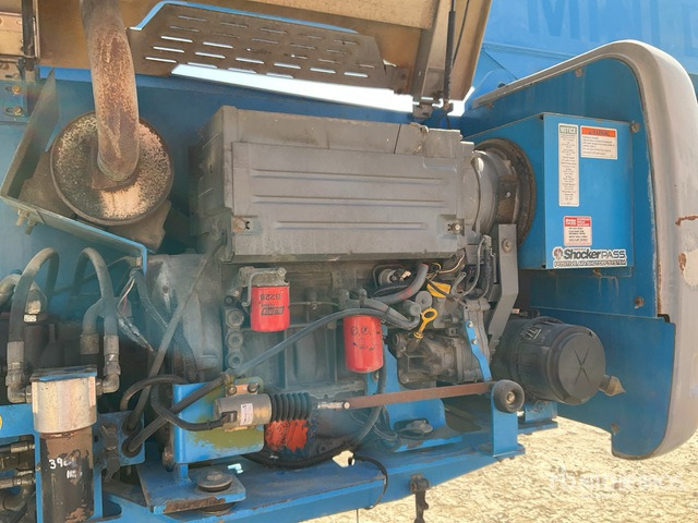 2006 Genie Z135/70 4WD Diesel Articulating Boom Lift - Nacelle articulée: photos 5 2006 Genie Z135/70 4WD Diesel Articulating Boom Lift - Nacelle articulée: photos 5