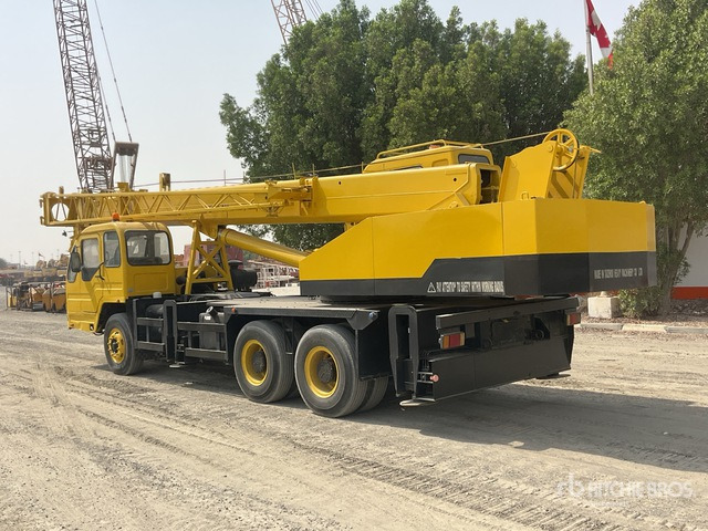 2007 XCMG QY20 20 ton 6x4 Hydraulic Truck Crane - Grue mobile: photos 3 2007 XCMG QY20 20 ton 6x4 Hydraulic Truck Crane - Grue mobile: photos 3