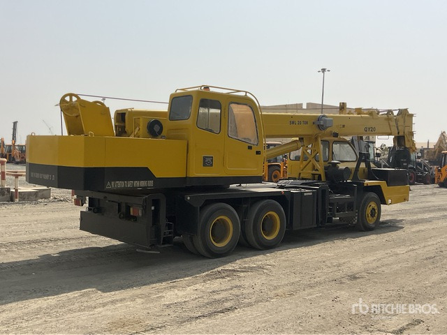 2007 XCMG QY20 20 ton 6x4 Hydraulic Truck Crane - Grue mobile: photos 3 2007 XCMG QY20 20 ton 6x4 Hydraulic Truck Crane - Grue mobile: photos 3