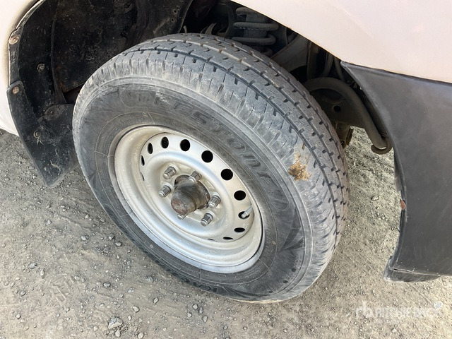 2008 Isuzu D-Max 4x2 Crew Cab Pickup - Pick-up: photos 4 2008 Isuzu D-Max 4x2 Crew Cab Pickup - Pick-up: photos 4