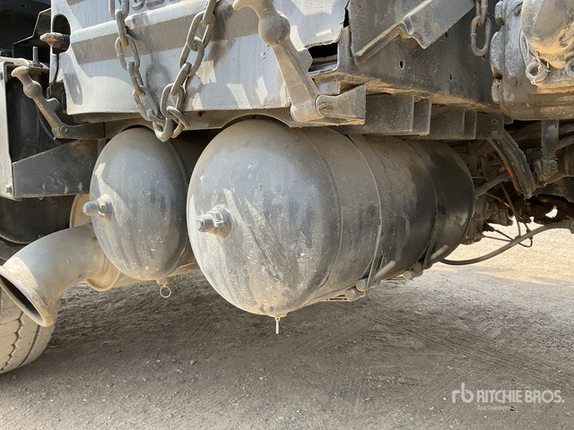 2008 Volvo FM400 6x4 20000 Liters Vacuum Tanker Truck - Camion vidangeur: photos 5 2008 Volvo FM400 6x4 20000 Liters Vacuum Tanker Truck - Camion vidangeur: photos 5