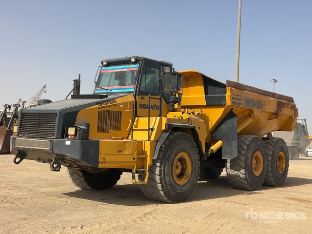 2011 Komatsu HM400-2R Articulated Dump Truck - Tombereau articulé: photos 1 2011 Komatsu HM400-2R Articulated Dump Truck - Tombereau articulé: photos 1
