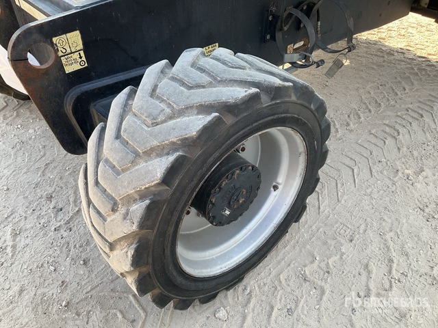 2012 JLG 800S 4WD Gasoline Telescopic Boom Lift - Nacelle télescopique: photos 4 2012 JLG 800S 4WD Gasoline Telescopic Boom Lift - Nacelle télescopique: photos 4