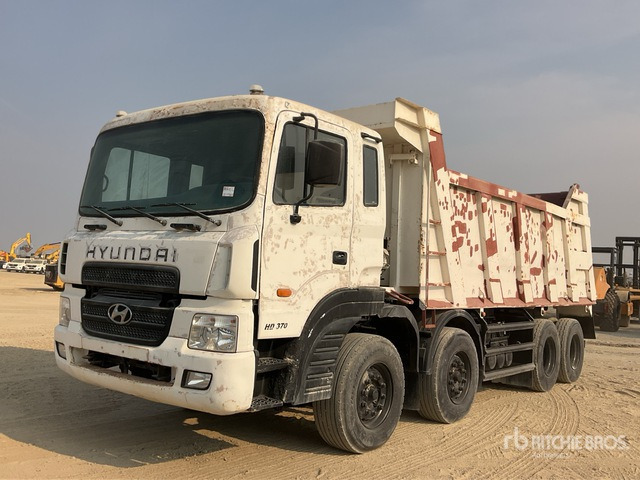 2014 Hyundai HD370 8x4 Twin-Steer Tri/A Dump Truck - Camion benne: photos 1 2014 Hyundai HD370 8x4 Twin-Steer Tri/A Dump Truck - Camion benne: photos 1