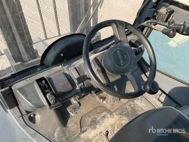 2018 Toyota 8FD40N 4 ton Forklift - Chariot élévateur diesel: photos 5 2018 Toyota 8FD40N 4 ton Forklift - Chariot élévateur diesel: photos 5