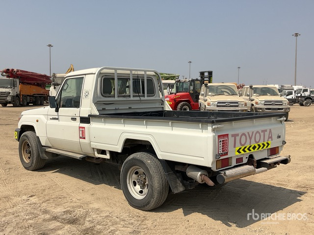 2018 Toyota Land Cruiser 79L 4x4 Pickup - Pick-up: photos 4 2018 Toyota Land Cruiser 79L 4x4 Pickup - Pick-up: photos 4