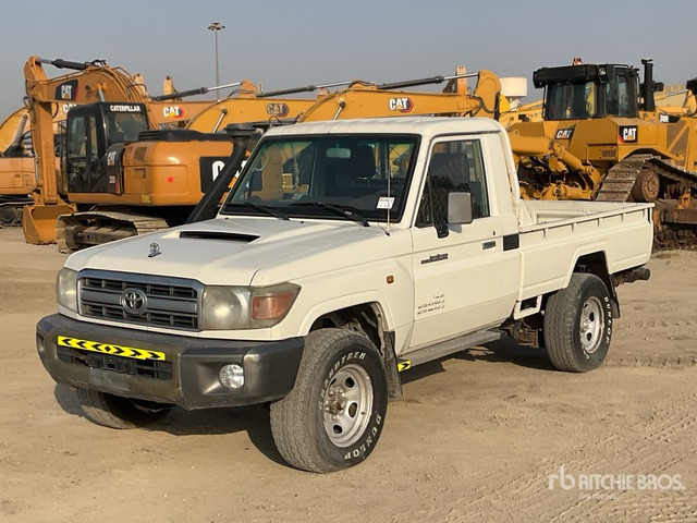 2018 Toyota Land Cruiser 79L 4x4 Pickup - Pick-up: photos 2 2018 Toyota Land Cruiser 79L 4x4 Pickup - Pick-up: photos 2
