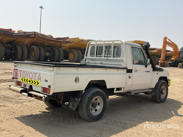 2018 Toyota Land Cruiser 79L 4x4 Pickup - Pick-up: photos 3 2018 Toyota Land Cruiser 79L 4x4 Pickup - Pick-up: photos 3