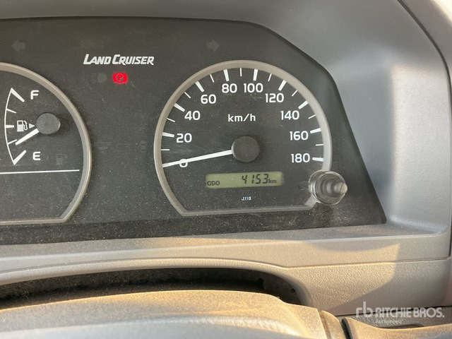 2023 Toyota Land Cruiser 79L 4x4 Crew Cab Pickup - Pick-up: photos 2 2023 Toyota Land Cruiser 79L 4x4 Crew Cab Pickup - Pick-up: photos 2