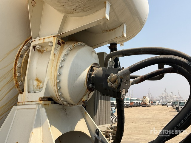 2024 XCMG NXG5310GJBN5C 8x4 Twin-Steer Mixer Truck - Camion malaxeur: photos 5 2024 XCMG NXG5310GJBN5C 8x4 Twin-Steer Mixer Truck - Camion malaxeur: photos 5