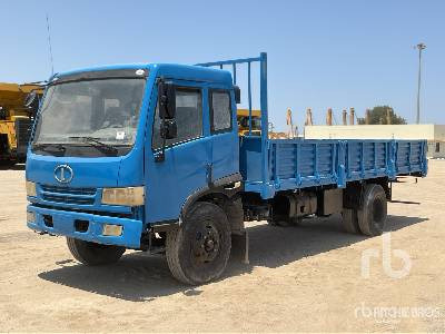 FAW 1120P9K2L3E 4x2 - Camion plateau: photos 1 FAW 1120P9K2L3E 4x2 - Camion plateau: photos 1