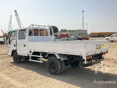 ISUZU QINGLING NKR 4x2 Crew Cab - Camion plateau: photos 2 ISUZU QINGLING NKR 4x2 Crew Cab - Camion plateau: photos 2