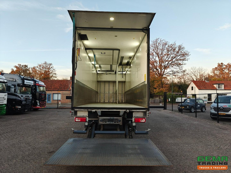 DAF XF 450 FAS 6x2 Superspacecab Euro6 - Koel-VriesBak 9.5m + Carrier Supra 1250Mt + Laadklep 2500kg - 331.000km Origineel! - Camion frigorifique: photos 5 DAF XF 450 FAS 6x2 Superspacecab Euro6 - Koel-VriesBak 9.5m + Carrier Supra 1250Mt + Laadklep 2500kg - 331.000km Origineel! - Camion frigorifique: photos 5