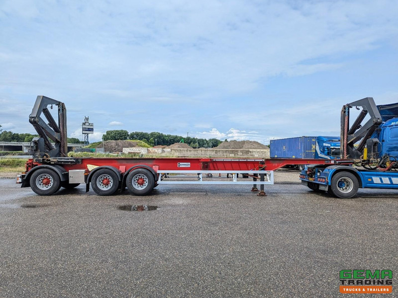 Semi-remorque porte-conteneur/ Caisse mobile HAMMAR 160 HE 3-Assen - SideLoader - 33T - ContainerStacking - Afstandbediening: photos 9 Semi-remorque porte-conteneur/ Caisse mobile HAMMAR 160 HE 3-Assen - SideLoader - 33T - ContainerStacking - Afstandbediening: photos 9