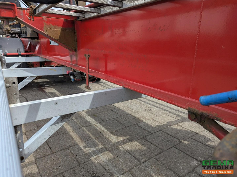 Semi-remorque porte-conteneur/ Caisse mobile HAMMAR 160 HE 3-Assen - SideLoader - 33T - ContainerStacking - Afstandbediening: photos 18 Semi-remorque porte-conteneur/ Caisse mobile HAMMAR 160 HE 3-Assen - SideLoader - 33T - ContainerStacking - Afstandbediening: photos 18