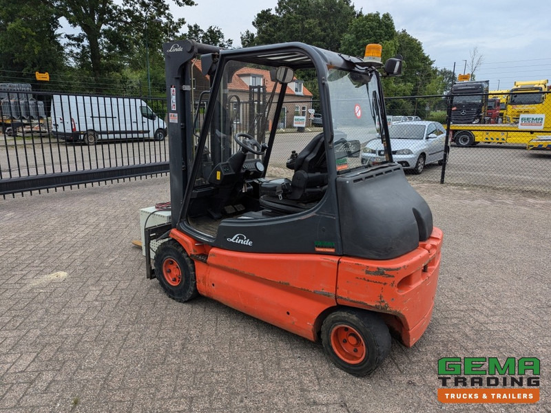 Linde E30 02 - 4058 uur - Duplex Mast - Volrubber Banden - Eurotron 80V-80A Oplader (M34) - Chariot élévateur électrique: photos 4 Linde E30 02 - 4058 uur - Duplex Mast - Volrubber Banden - Eurotron 80V-80A Oplader (M34) - Chariot élévateur électrique: photos 4
