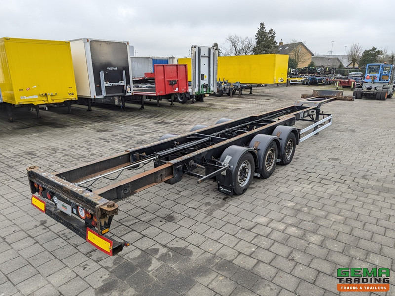 Renders ROC 12.27 CC 3-Assen MB - Schijfremmen - Achterschuiver - 40/45FT - Semi-remorque porte-conteneur/ Caisse mobile: photos 1 Renders ROC 12.27 CC 3-Assen MB - Schijfremmen - Achterschuiver - 40/45FT - Semi-remorque porte-conteneur/ Caisse mobile: photos 1