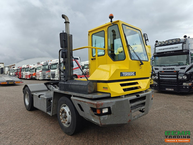 Terberg YT180 Schotel 25T - Naafreductie - Cummins - Landbouw Kenteken 40km/h - Tracteur portuaire: photos 2 Terberg YT180 Schotel 25T - Naafreductie - Cummins - Landbouw Kenteken 40km/h - Tracteur portuaire: photos 2