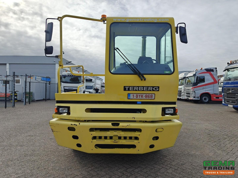 Terberg YT182 Allison - Schotel 30T - Belgisch Landbouw Kenteken - 10531 uur! - Cummins - Tracteur portuaire: photos 5 Terberg YT182 Allison - Schotel 30T - Belgisch Landbouw Kenteken - 10531 uur! - Cummins - Tracteur portuaire: photos 5