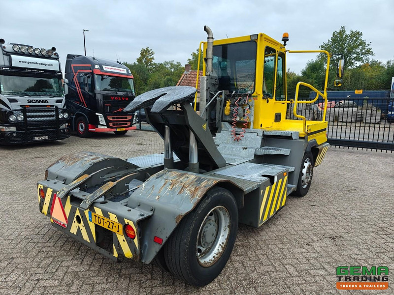 Terberg YT182 Allison - Schotel 30T - Naafreductie - Cummins - Landbouw Kenteken 40km/h - Tracteur portuaire: photos 3 Terberg YT182 Allison - Schotel 30T - Naafreductie - Cummins - Landbouw Kenteken 40km/h - Tracteur portuaire: photos 3