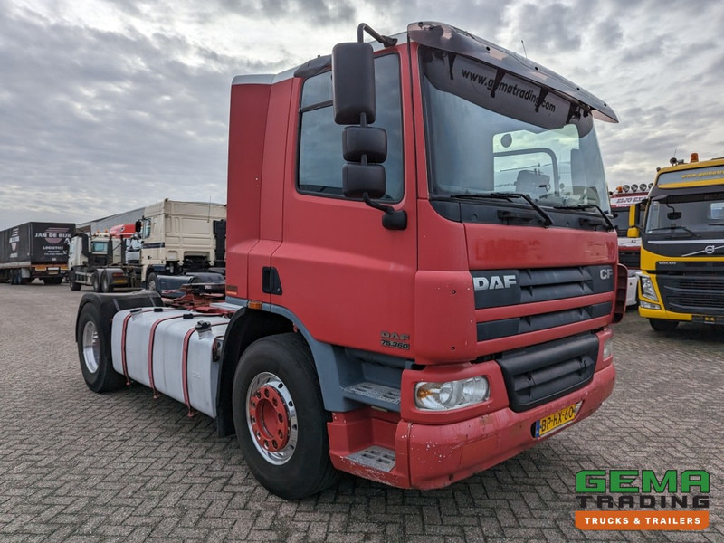 DAF CF75.360 4x2 Daycab Euro3 Double Tanks - Alcoa's (T1328) - Tracteur routier: photos 2 DAF CF75.360 4x2 Daycab Euro3 Double Tanks - Alcoa's (T1328) - Tracteur routier: photos 2