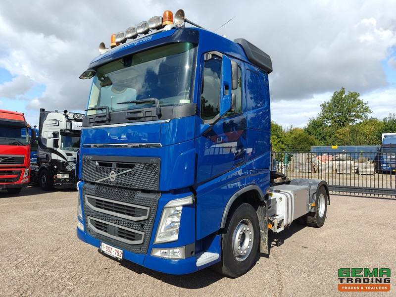 Volvo FH460 4x2 Globetrotter Euro6 - Hydrauliek - Naafreductie - 282.000KM Origineel! - Tracteur routier: photos 1 Volvo FH460 4x2 Globetrotter Euro6 - Hydrauliek - Naafreductie - 282.000KM Origineel! - Tracteur routier: photos 1