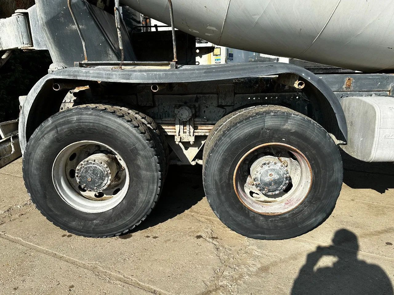 DAF CF 85.430 8X4 9m3 Mixer Spring/Spring ZF Manual - Camion malaxeur: photos 5 DAF CF 85.430 8X4 9m3 Mixer Spring/Spring ZF Manual - Camion malaxeur: photos 5