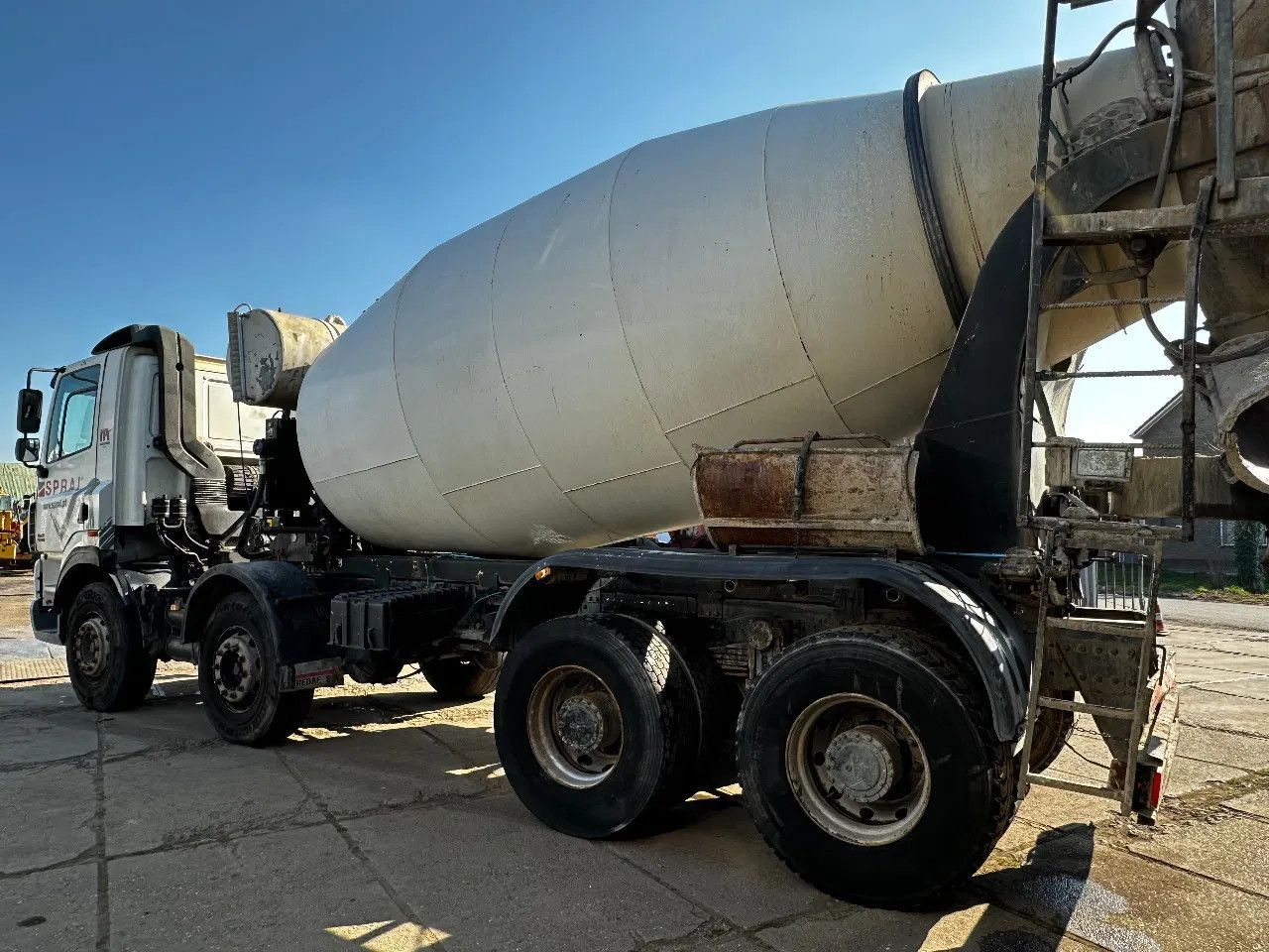 DAF CF 85.430 8X4 9m3 Mixer Spring/Spring ZF Manual - Camion malaxeur: photos 3 DAF CF 85.430 8X4 9m3 Mixer Spring/Spring ZF Manual - Camion malaxeur: photos 3