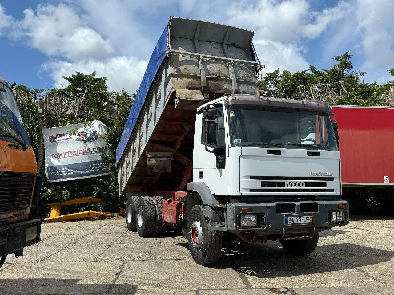 Iveco Eurotrakker 380 E34 6X4 Tipper Spring/Spring Eur - Camion benne: photos 1 Iveco Eurotrakker 380 E34 6X4 Tipper Spring/Spring Eur - Camion benne: photos 1