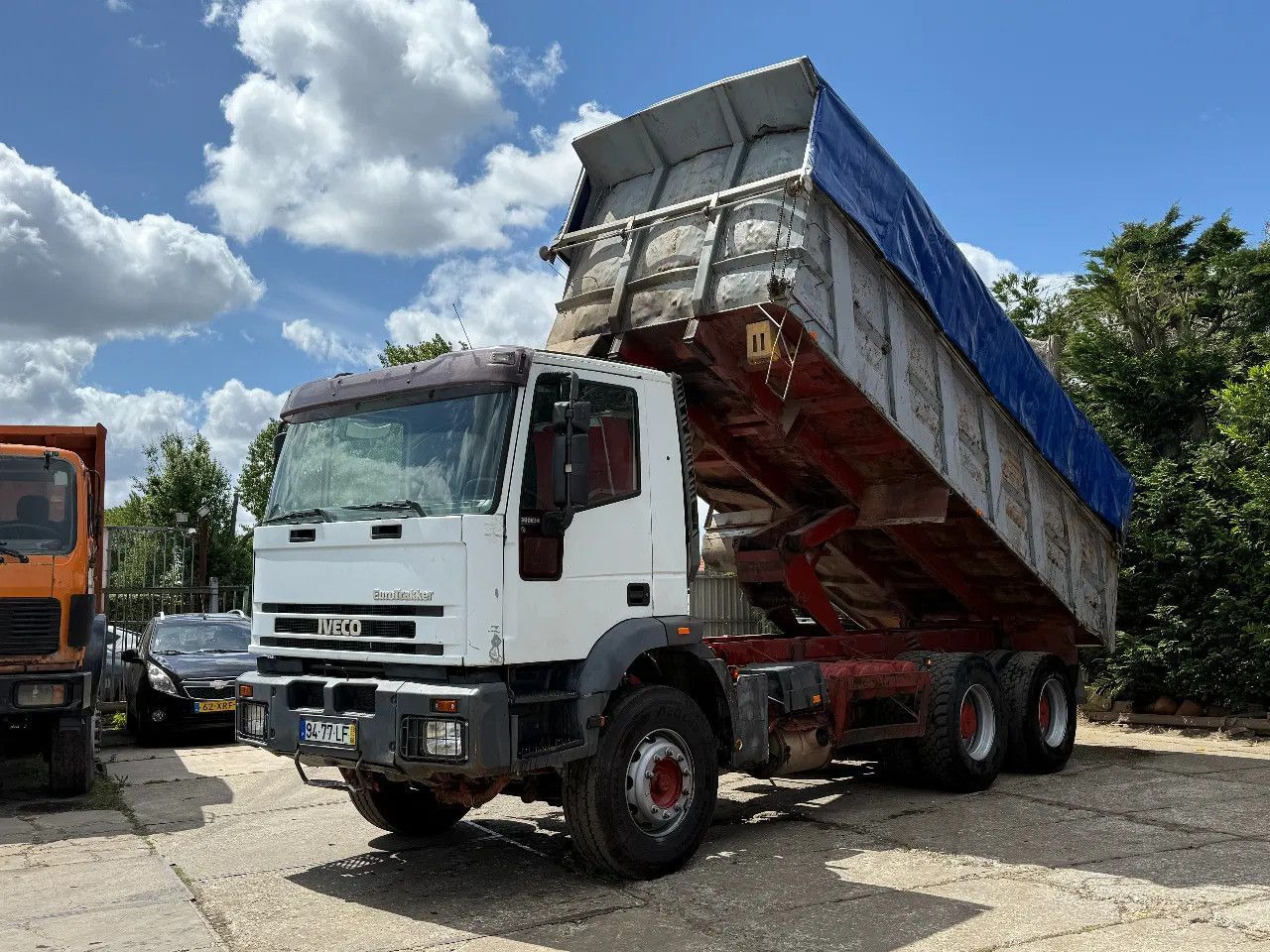 Iveco Eurotrakker 380 E34 6X4 Tipper Spring/Spring Eur - Camion benne: photos 2 Iveco Eurotrakker 380 E34 6X4 Tipper Spring/Spring Eur - Camion benne: photos 2