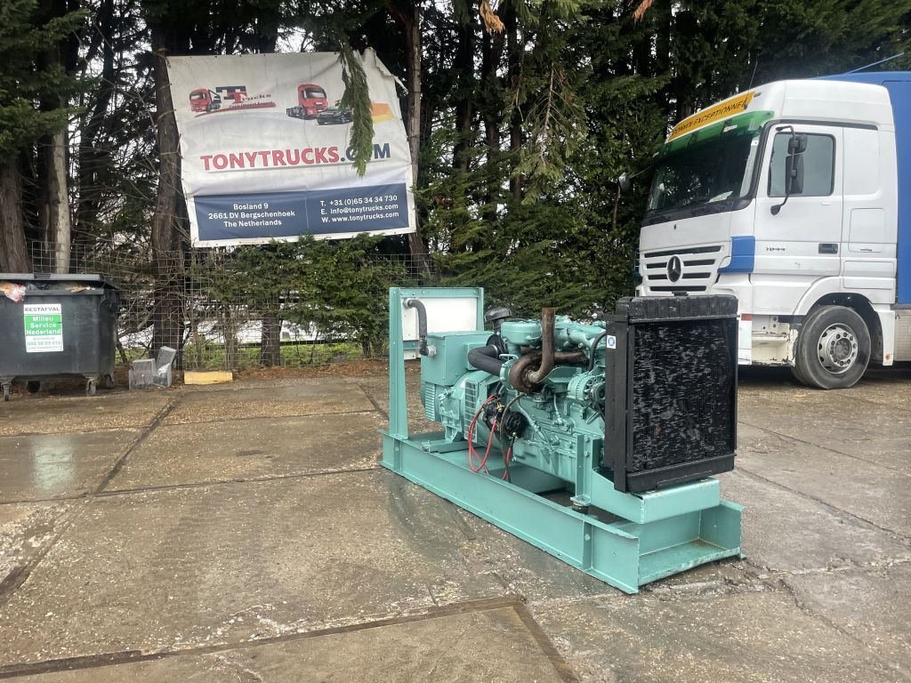Perkins 85 KVA Generator 3 Phase Perkins 85 KVA Generator 3 Phase - Groupe électrogène: photos 1 Perkins 85 KVA Generator 3 Phase Perkins 85 KVA Generator 3 Phase - Groupe électrogène: photos 1