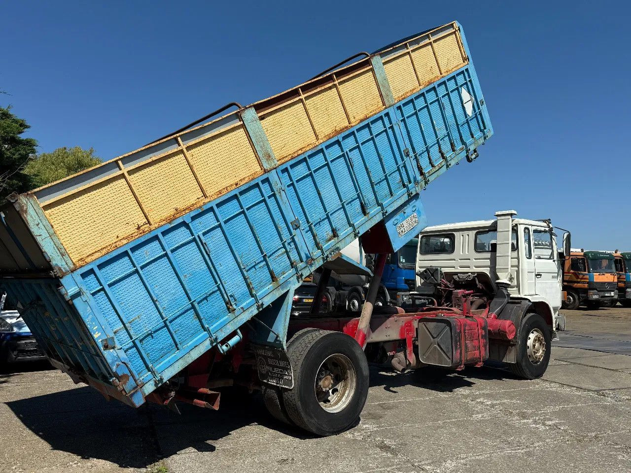 Renault G230 4X2 Tipper Spring/Spring Manual Gearbox - Camion benne: photos 4 Renault G230 4X2 Tipper Spring/Spring Manual Gearbox - Camion benne: photos 4