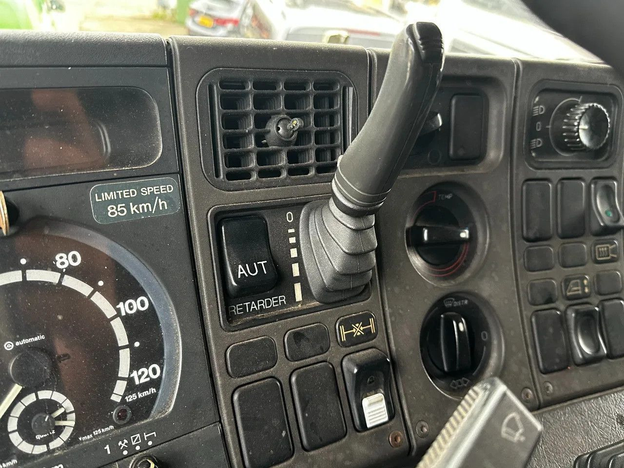 Camion plateau Scania P113-360 4X2 Platform Manual Gear Retarder Scania P113-360 4X2 Platform Manual Gear Retarder: photos 15