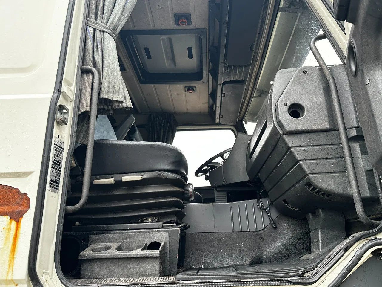 Camion plateau Scania P113-360 4X2 Platform Manual Gear Retarder Scania P113-360 4X2 Platform Manual Gear Retarder: photos 9