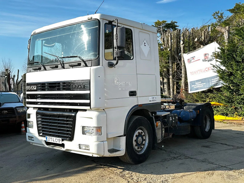 DAF XF 95.380 4X2 Tractor-unit Spring/Air ZF Manual Euro2 PTO - Tracteur routier: photos 2 DAF XF 95.380 4X2 Tractor-unit Spring/Air ZF Manual Euro2 PTO - Tracteur routier: photos 2