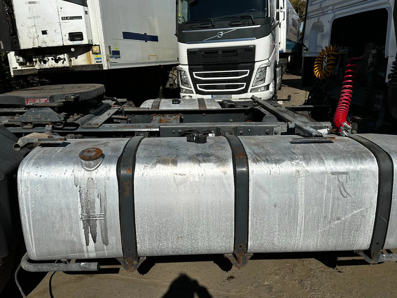 DAF XF 95.480 4X2 Tractor-unit Spring/Air ZF Manual Euro3 Airco - Tracteur routier: photos 5 DAF XF 95.480 4X2 Tractor-unit Spring/Air ZF Manual Euro3 Airco - Tracteur routier: photos 5