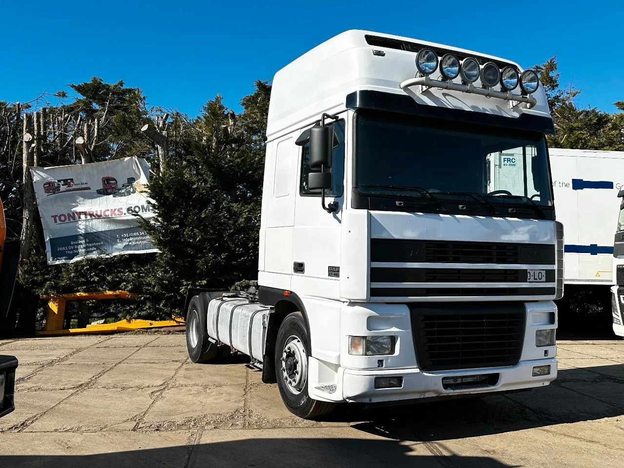 DAF XF 95.480 4X2 Tractor-unit Spring/Air ZF Manual - Tracteur routier: photos 1 DAF XF 95.480 4X2 Tractor-unit Spring/Air ZF Manual - Tracteur routier: photos 1