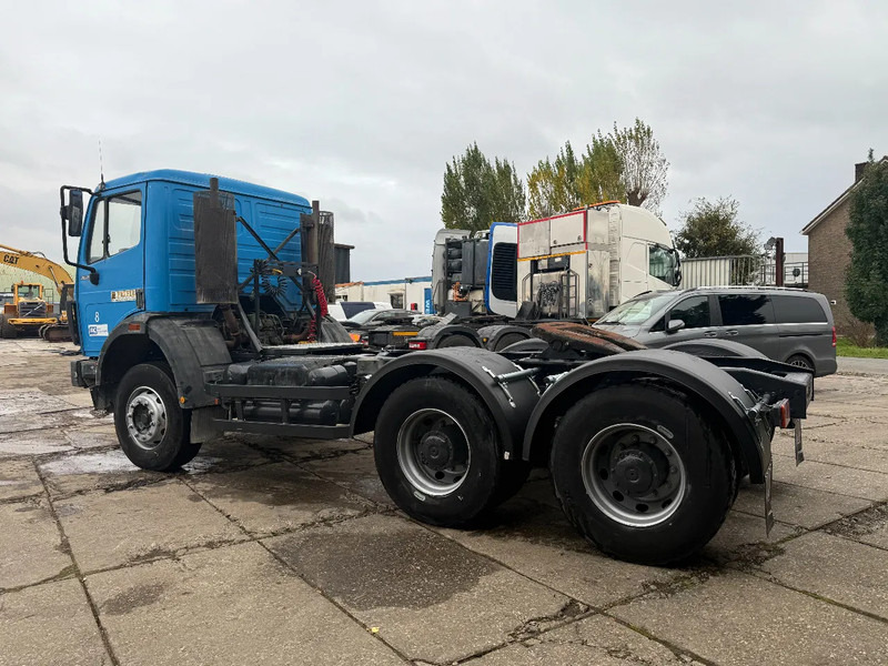 Mercedes-Benz SK 2629 V8 6X4 Tractor-unit Spring/Spring Manual gearbox OM442 - Tracteur routier: photos 3 Mercedes-Benz SK 2629 V8 6X4 Tractor-unit Spring/Spring Manual gearbox OM442 - Tracteur routier: photos 3