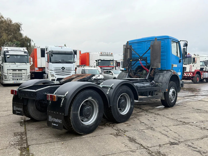 Mercedes-Benz SK 2629 V8 6X4 Tractor-unit Spring/Spring Manual gearbox OM442 - Tracteur routier: photos 4 Mercedes-Benz SK 2629 V8 6X4 Tractor-unit Spring/Spring Manual gearbox OM442 - Tracteur routier: photos 4