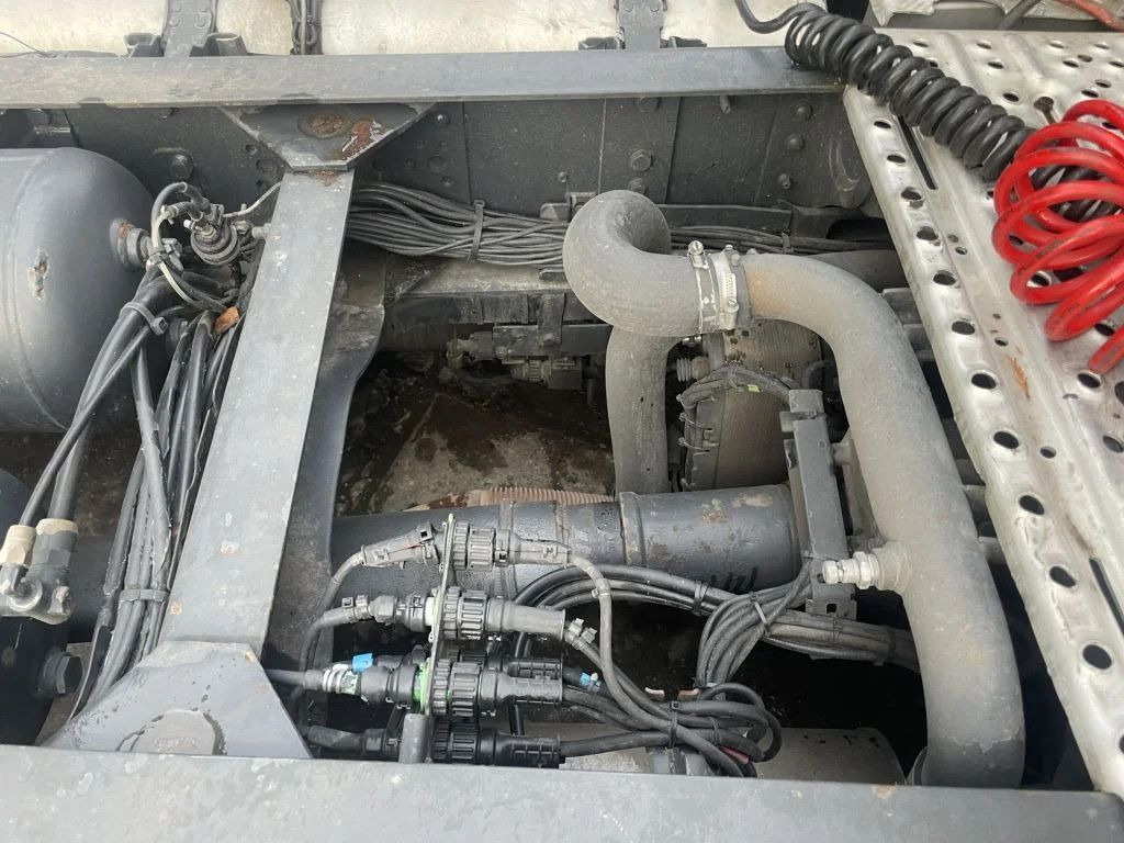 Scania R560 V8 4X2 Tractor-unit Retarder Euro5 Scania R560 V8 4X2 Tractor-unit Retarder Euro5 - Tracteur routier: photos 5 Scania R560 V8 4X2 Tractor-unit Retarder Euro5 Scania R560 V8 4X2 Tractor-unit Retarder Euro5 - Tracteur routier: photos 5