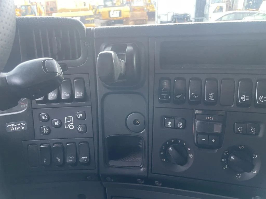 Tracteur routier Scania R560 V8 4X2 Tractor-unit Retarder Euro5 Scania R560 V8 4X2 Tractor-unit Retarder Euro5: photos 12