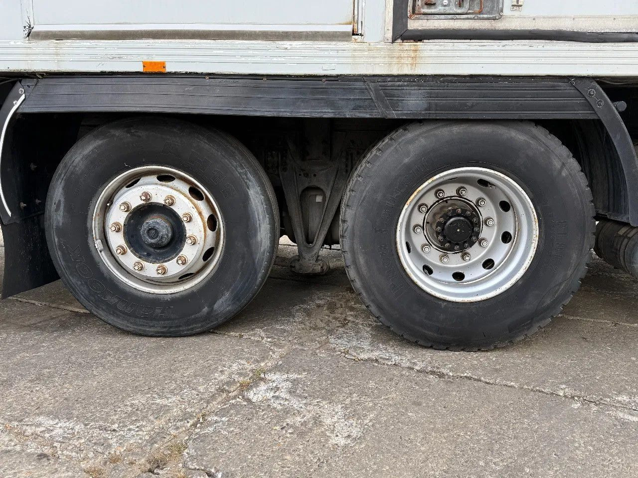 Volvo FH 12.420 6X2 Frigo Spring/Air Manual Gearbox TO - Camion frigorifique: photos 5 Volvo FH 12.420 6X2 Frigo Spring/Air Manual Gearbox TO - Camion frigorifique: photos 5