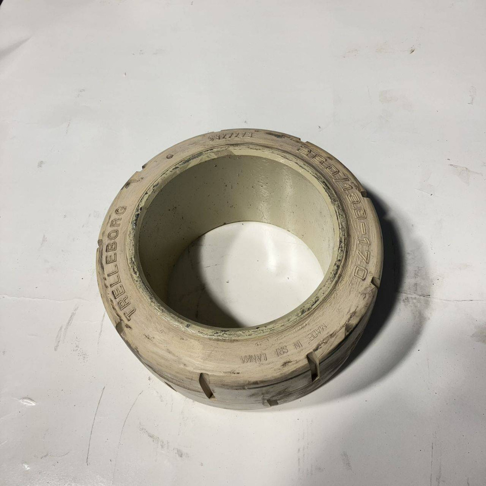 2X Trelleborg 260-130-170 NM tyres - Pneu pour Matériel de manutention: photos 1 2X Trelleborg 260-130-170 NM tyres - Pneu pour Matériel de manutention: photos 1