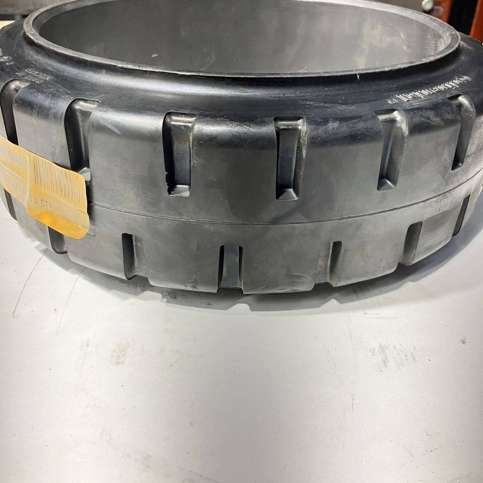 2x continental 15x5x11 1/4 tyres - Pneu pour Matériel de manutention: photos 4 2x continental 15x5x11 1/4 tyres - Pneu pour Matériel de manutention: photos 4